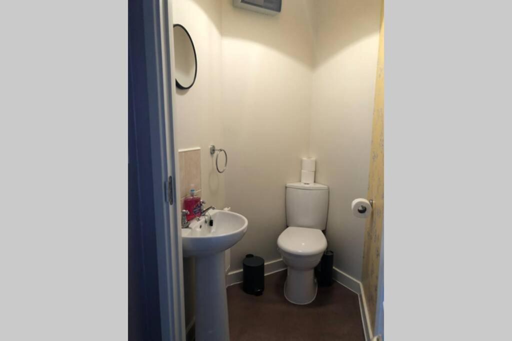 Dudley House **Staycation & Contractors** Sleeps 7 Tipton Dış mekan fotoğraf